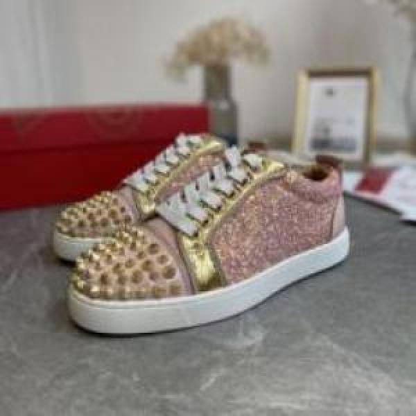 2025 シューズ 着用 Christian Louboutinコピー TOPセラー賞受賞 スニーカー クリスチャンルブタンコピー