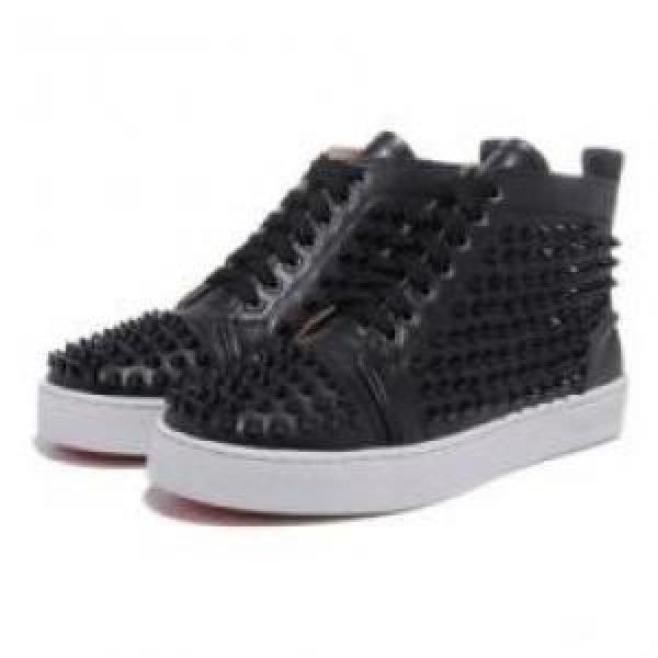 ナチュラルな素材感 2026 シューズ カジュアルシューズ クリスチャンルブタンコピー  肌触りのいい Christian Louboutinコピー