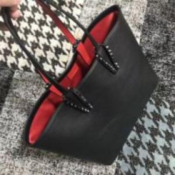 魅力的 2026  A4 iPad 収納できる 使い勝手のいいバッグ Christian Louboutinコピー クリスチャンルブタンコピー.611.