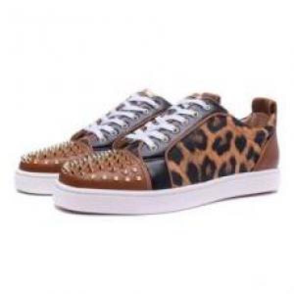 シックスタイルに活躍 クリスチャンルブタンコピー Christian Louboutinコピー カジュアルシューズ 2026  シューズ