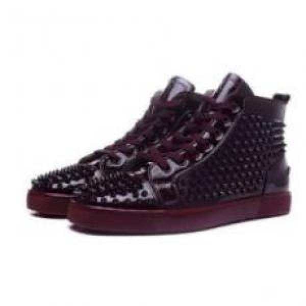 大絶賛！クリスチャンルブタンコピー シューズ 強い魅力を感じる一枚  2026 Christian Louboutinコピー カジュアルシューズ