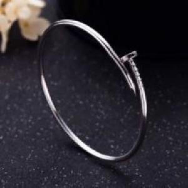 おしゃれに絶大な人気の カルティエ CARTIER バングル カルティエブランドコピー 2026春夏