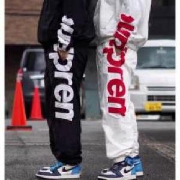 人気雑誌掲載 Supreme Spellout Track Jacket スエットパンツ 3色可選 2026 シュプリーム コピー SUPREMEコピー