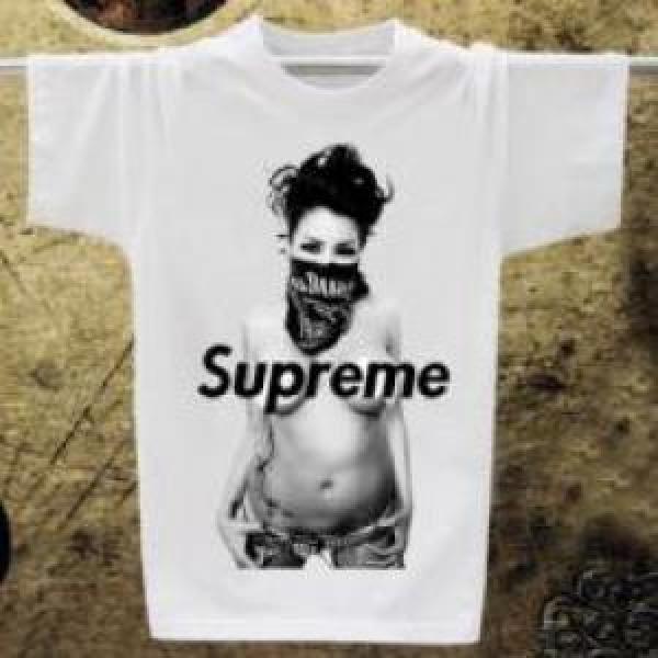 シュプリーム コピー  オリジナル SUPREMEコピー 2026 半袖Tシャツ ムダな装飾を排したデザイン