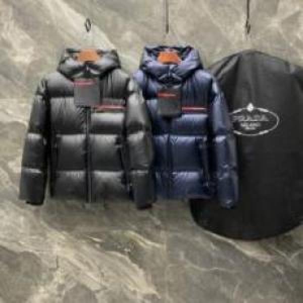 防寒具としての機能もバッチリ 2026 存在感◎ プラダコピー  PRADAコピー ダウンジャケット 2色可選