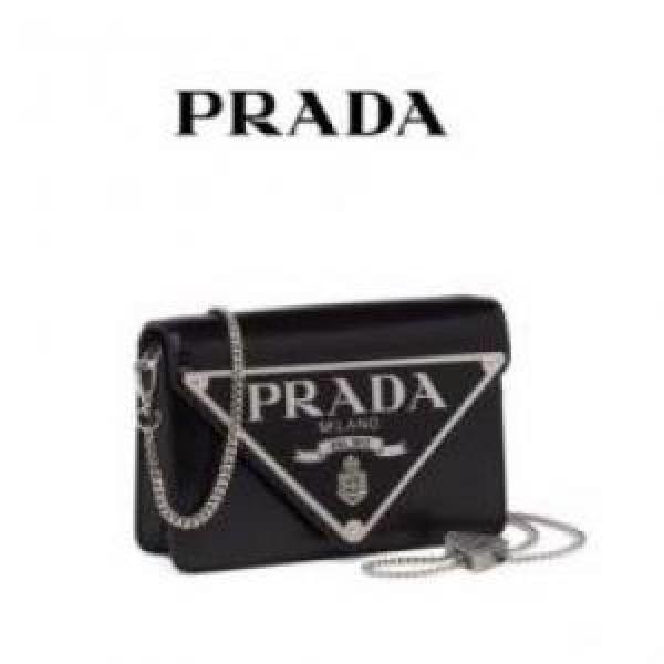 オリジナリティに富んだバッグ PRADAコピー ショルダーバッグ 高評価の人気品  バッグ  プラダコピー 2色可選 2026.623.