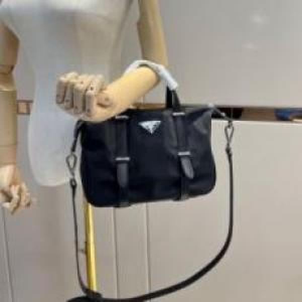 プラダコピー 気軽に持てる ショルダーバッグ 2026 存在感のある PRADAコピー  バッグ.623.