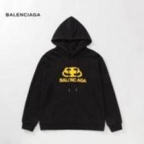 バレンシアガコピー 3色可選 2026 BALENCIAGAコピー 優美なファー使い トップス スタイリッシュ パーカー