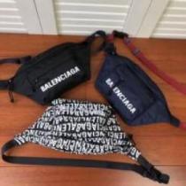 確定となる上品 BALENCIAGAコピー 3色可選  売れ筋のいい バレンシアガコピー 2026 メインルーム ウエストポーチ.597.