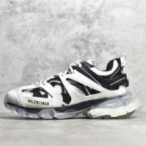 2026 特別人気感謝SALE  飽きの来ない 軽量 BALENCIAGAコピー スニーカー  バレンシアガコピー