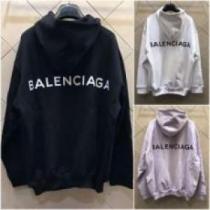 トップス おしゃれに絶大な人気の 防寒 2026 BALENCIAGAコピー バレンシアガコピー おしゃれな装い  パーカー