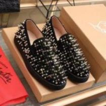 Christian Louboutinコピー シューズ スニーカー 優しい履き心地 クリスチャンルブタンコピー 2025 芸能人に愛用者続出