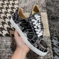 2026 カジュアルシューズ シューズ Christian Louboutinコピー クリスチャンルブタンコピー 靴の滑り止め 【人気ブログ掲載】