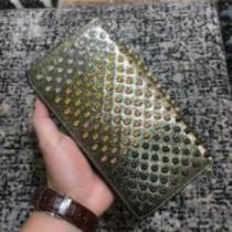 Christian Louboutinコピー 上品な輝きを放つ形 ウォレット 2026 クリスチャンルブタンコピー ポップ.610.