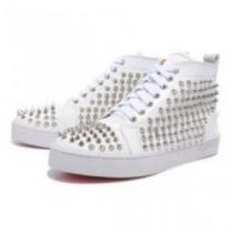 クリスチャンルブタンコピー Christian Louboutinコピー カジュアルシューズ 着用 2026 主役になる存在感 シューズ