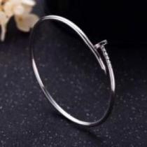 おしゃれに絶大な人気の カルティエ CARTIER バングル カルティエブランドコピー 2026春夏
