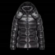 スポーツ 暖か 防寒 冬服  モンクレールコピー MONCLERコピー  2026 厳しい寒さに耐える ダウンジャケット