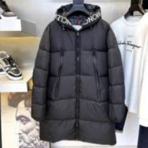 ロングタイプ 強い魅力を感じる一枚 MONCLERコピー ダウンジャケット 2026 モンクレールコピー