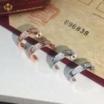 大特価 2026春夏 ピアス 2色可選 カルティエ CARTIER スーパーコピー プレーンなデザイン