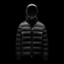 2026 モンクレールコピー  MONCLERコピー ダウンジャケット 個性的なデザイン おしゃれな装い