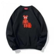 ムダな装飾を排したデザイン 2色可選 SUPREMEコピー  2026 パーカー シュプリーム コピー 主役になる存在感
