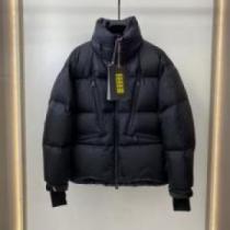 立体的な衿元 2026 モンクレールコピー  MONCLERコピー ダウンジャケット お買い得品  防寒機能ある