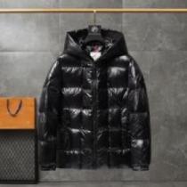 肌触り柔らかく MONCLERコピー ダウンジャケット 風も通さない 2026 モンクレールコピー
