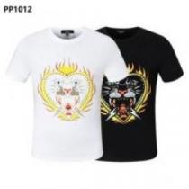 フィリッププレイン PHILIPP PLEIN 抜群の雰囲気が作れる! 2026春夏 半袖Tシャツ PHILIPP PLEINブランド 偽物 通販 脇に継ぎ目のない丸胴ボディーで快適な着心地となっています。 2色可選