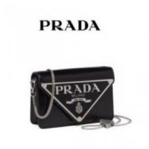 オリジナリティに富んだバッグ PRADAコピー ショルダーバッグ 高評価の人気品  バッグ  プラダコピー 2色可選 2026.623.