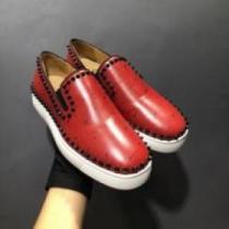 足馴染みのいい クリスチャンルブタンコピー  2025 Christian Louboutinコピー  今からの季節にピッタリ！シューズ カジュアルシューズ