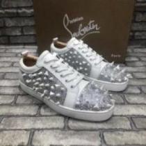 軽量で疲れにくい Christian Louboutinコピー 2026 シューズ クリスチャンルブタンコピー カジュアルシューズ 大注目！
