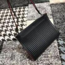 Christian Louboutinコピー クリスチャンルブタンコピー 上質 2026 肩掛けバッグ 本革.611.