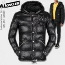 腕章 モンクレールコピー ダウンジャケット スリムなシルエットデザイン 2026 MONCLERコピー