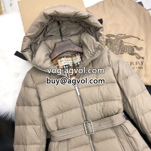 多色可選 肌触りのいい ベルトづき バーバリーコピー BURBERRYコピー 着痩せ効果もある ダウンジャケット 2022