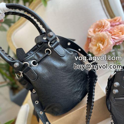 3色可選 ハンドバッグ 人気雑誌掲載 バレンシアガコピー 存在感のある BALENCIAGAコピー