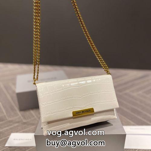 愛らしさ抜群！ 2022 2色可選 肩掛けバッグ BALENCIAGAコピー  バレンシアガコピー ショルダーバッグ