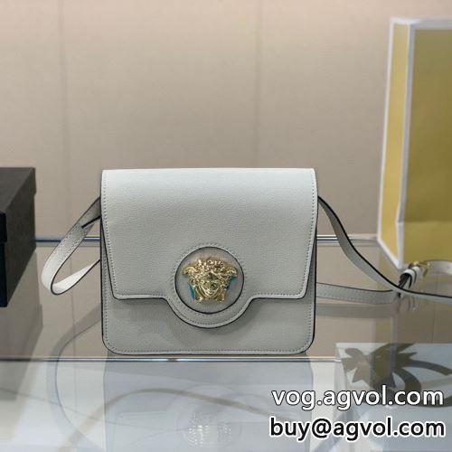 ヴェルサーチコピー 今一番HOTな新品  2022 VERSACEコピー 多色可選 ショルダーバッグ 存在感のある