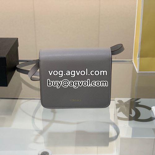 ヴェルサーチコピー 今一番HOTな新品  2022 VERSACEコピー 多色可選 ショルダーバッグ 存在感のある