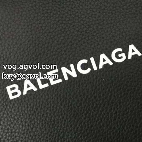 斜め掛けバッグ 多色可選 気軽に持てる BALENCIAGAコピー 今一番HOTな新品 バレンシアガコピー 2022