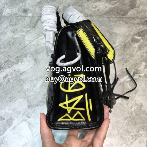 シンプル＋多機能 BALENCIAGAコピー バレンシアガコピー もっとも高い人気を誇る 2022 斜め掛けバッグ
