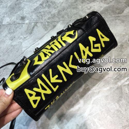 シンプル＋多機能 BALENCIAGAコピー バレンシアガコピー もっとも高い人気を誇る 2022 斜め掛けバッグ