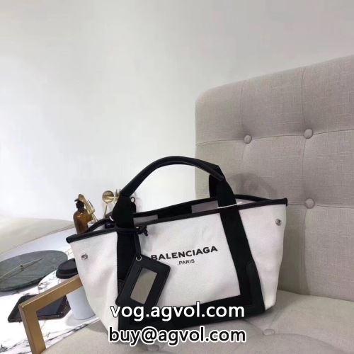 メインルーム BALENCIAGAコピー セレブ愛用の超人気商品 非凡な容量 バレンシアガコピー 2022 ハンドバッグ