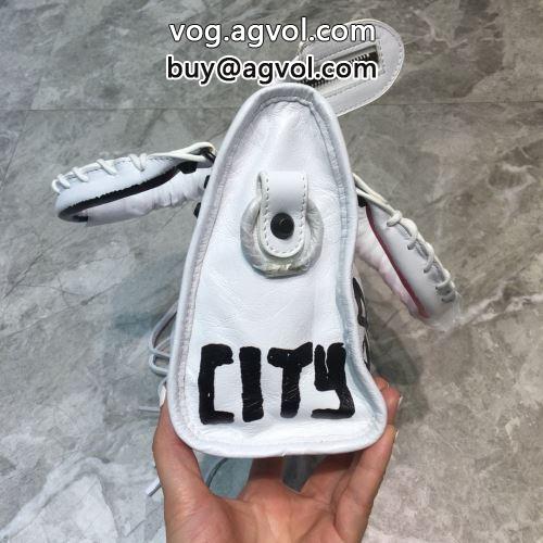 2022 斜め掛けバッグ 一番人気の新作はこれ 落ち着いた質感 バレンシアガコピー BALENCIAGAコピー