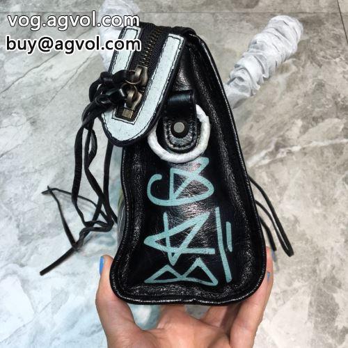 ショルダーバッグ に最も需要のある 抜群な楽チン感ある大定番 BALENCIAGAコピー 売れ筋のいい バレンシアガコピー 2022