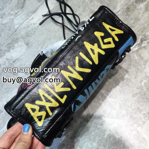 ショルダーバッグ に最も需要のある 抜群な楽チン感ある大定番 BALENCIAGAコピー 売れ筋のいい バレンシアガコピー 2022
