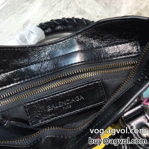ショルダーバッグ に最も需要のある 抜群な楽チン感ある大定番 BALENCIAGAコピー 売れ筋のいい バレンシアガコピー 2022