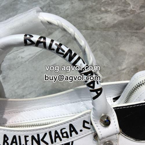 キャリア女性のお悩み解決 2022 優しい色合い BALENCIAGAコピー 人気 ランキング  バレンシアガコピー