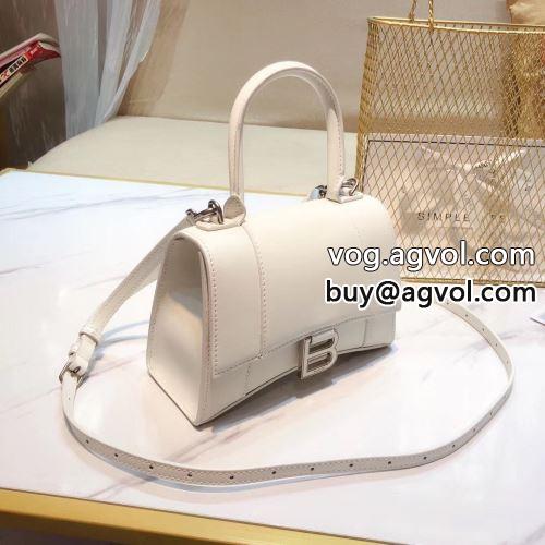 注目のアイテム ショルダーバッグ BALENCIAGAコピー バレンシアガコピー 2022 気軽に持てる