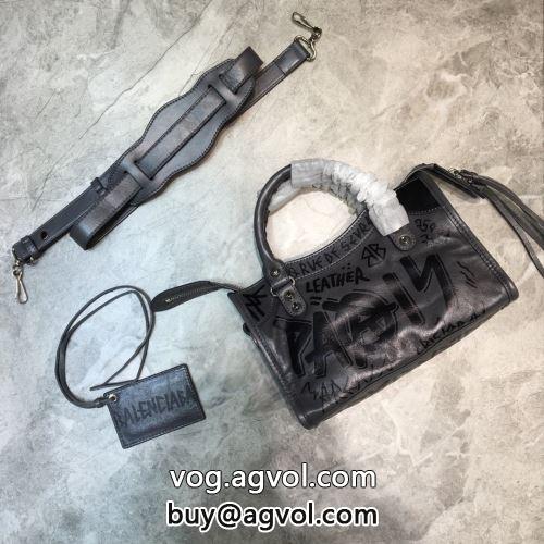 BALENCIAGAコピー 限量販売 バランスのいい大きさ 手持ち&ショルダー掛け  ショルダーバッグ  =バレンシアガコピー 2022