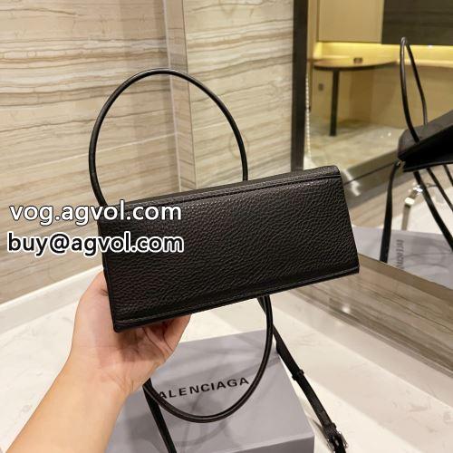 セレブ愛用の超人気商品 バレンシアガコピー 2色可選  耐久性 2022 BALENCIAGAコピー ショルダーバッグ